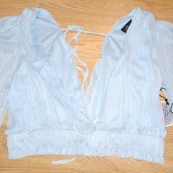 Beautiful sky blue top - Picture 3 of 5